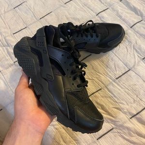 Women’s Nike Huaraches